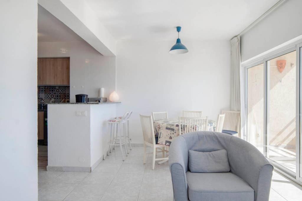021 - Wonderful Beachfront Apartment With Stunning Sea Views Benalmádena Exterior foto