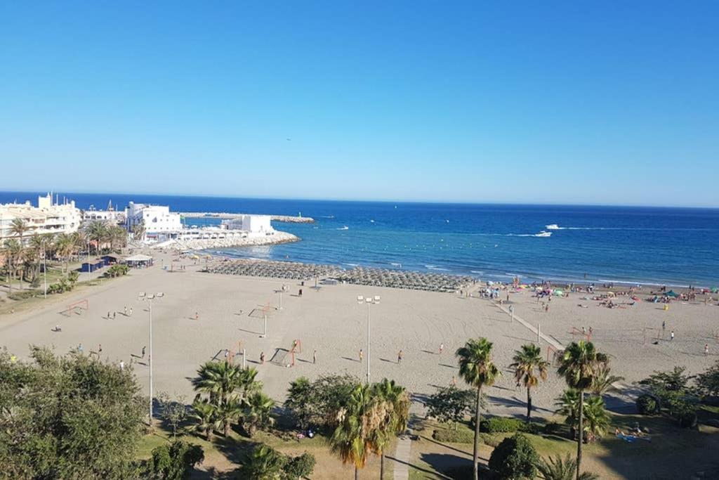 021 - Wonderful Beachfront Apartment With Stunning Sea Views Benalmádena Exterior foto